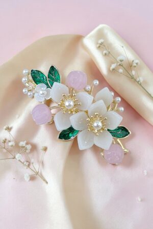 Ballote Saç Aksesuarı – Pembe ve Beyaz Çiçek Detaylı, İnci Süslemeli Saç Tokası