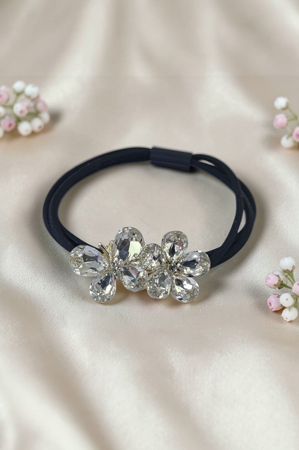 Bermudienne Saç Tokası – Şeffaf Kristal Taşlı Çiçek Tasarımlı Şık Kadın Aksesuarı