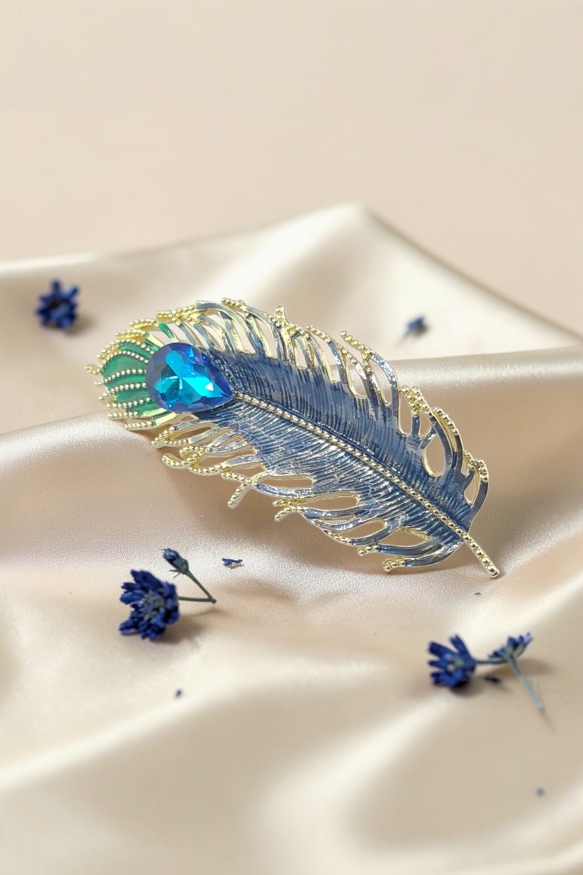 Bourrache Saç Aksesuarı – Mavi Kristal Taşlı Altın Renk Tüy Saç Tokası